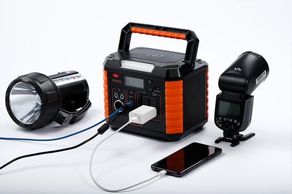 La « centrale électrique privée » pour vos voyages en plein air - le stockage d'énergie portable Chilwee offre un sens en plein essor de la science et de la technologie !