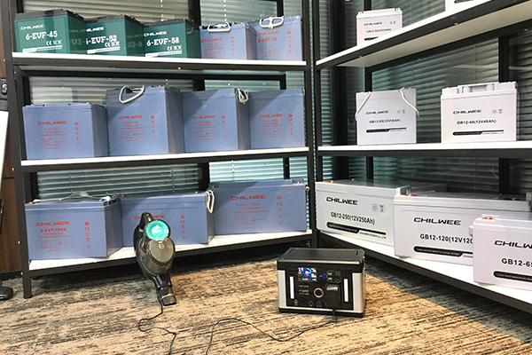 Utilisez le site de la centrale électrique portable intelligente 700w